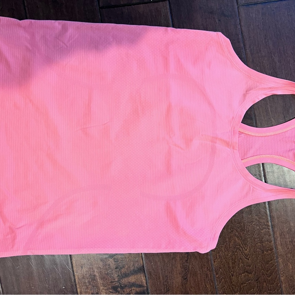 Lululemon top